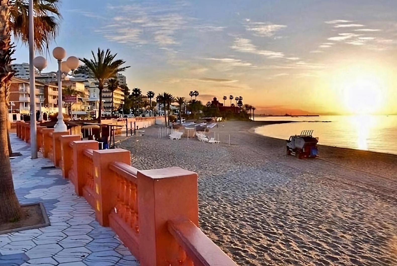 Jupiter. Moderno Estudio. Vistas Al Mar Y Montana Appartement